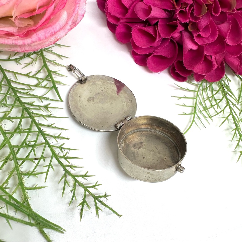 VINTAGE⚜️ Abalone Alpaca Made In Mexico Mini Pill Box - Picture 9 of 15